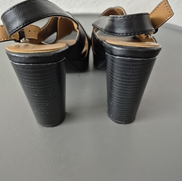 Naturalizer Nylah Platform Dress Sandals - Picture 3 of 8